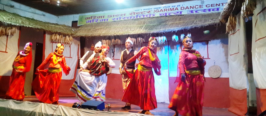 सांस्कृतिक नृत्य उत्सवमा भीड